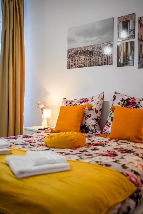 Ultracentral Golden Gatehouse 3 Bdrm Букурещ Екстериор снимка