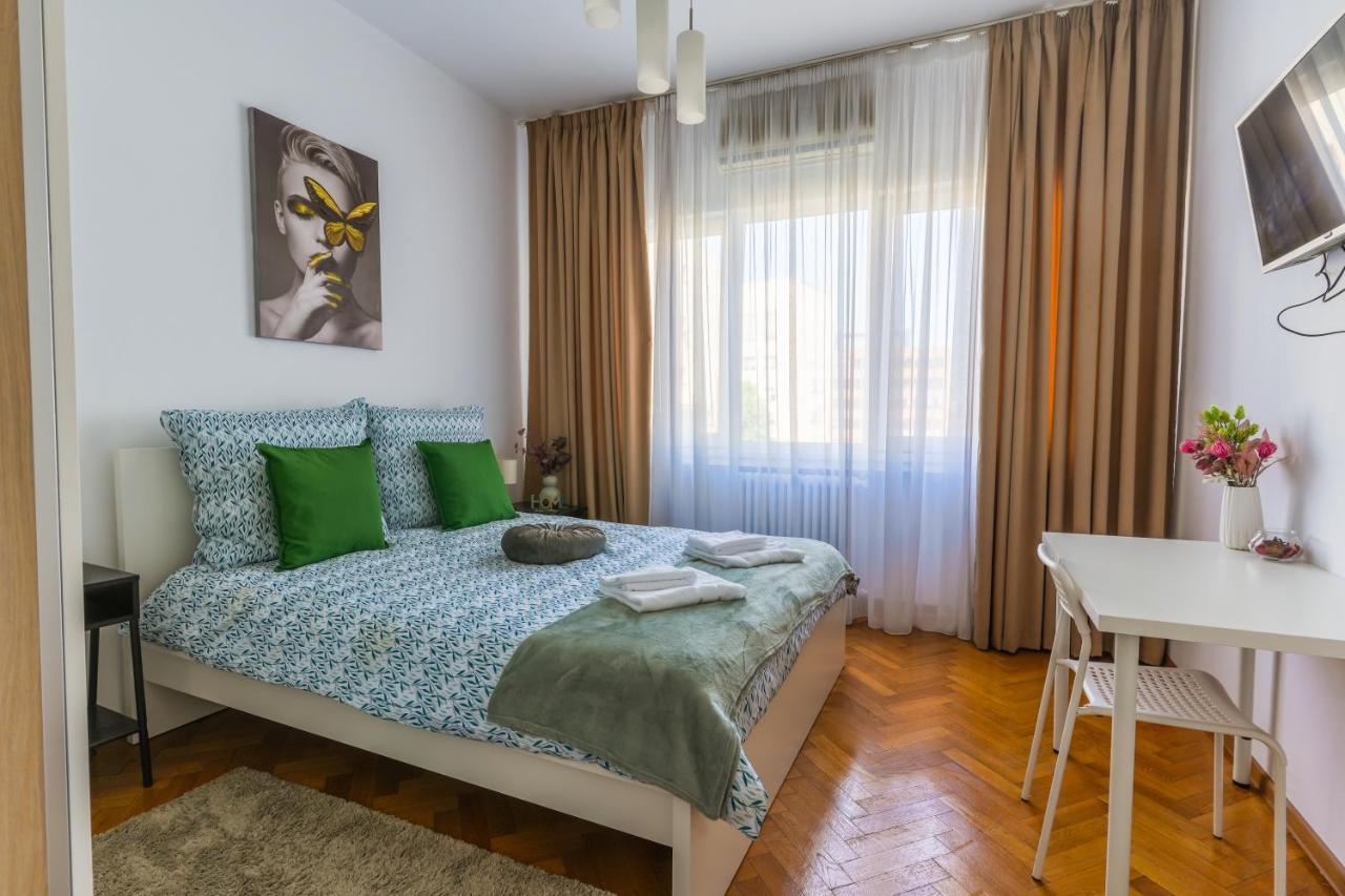 Ultracentral Golden Gatehouse 3 Bdrm Букурещ Екстериор снимка