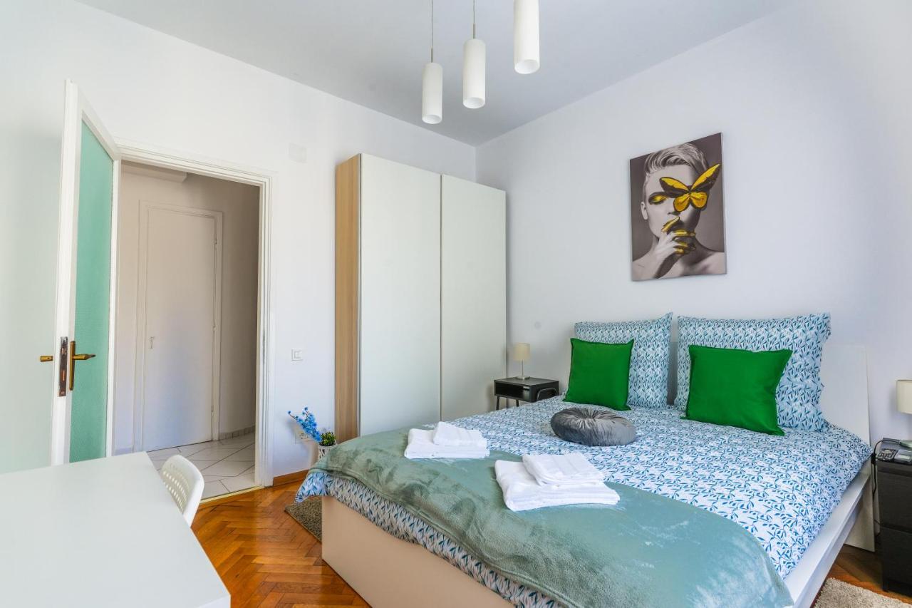 Ultracentral Golden Gatehouse 3 Bdrm Букурещ Екстериор снимка