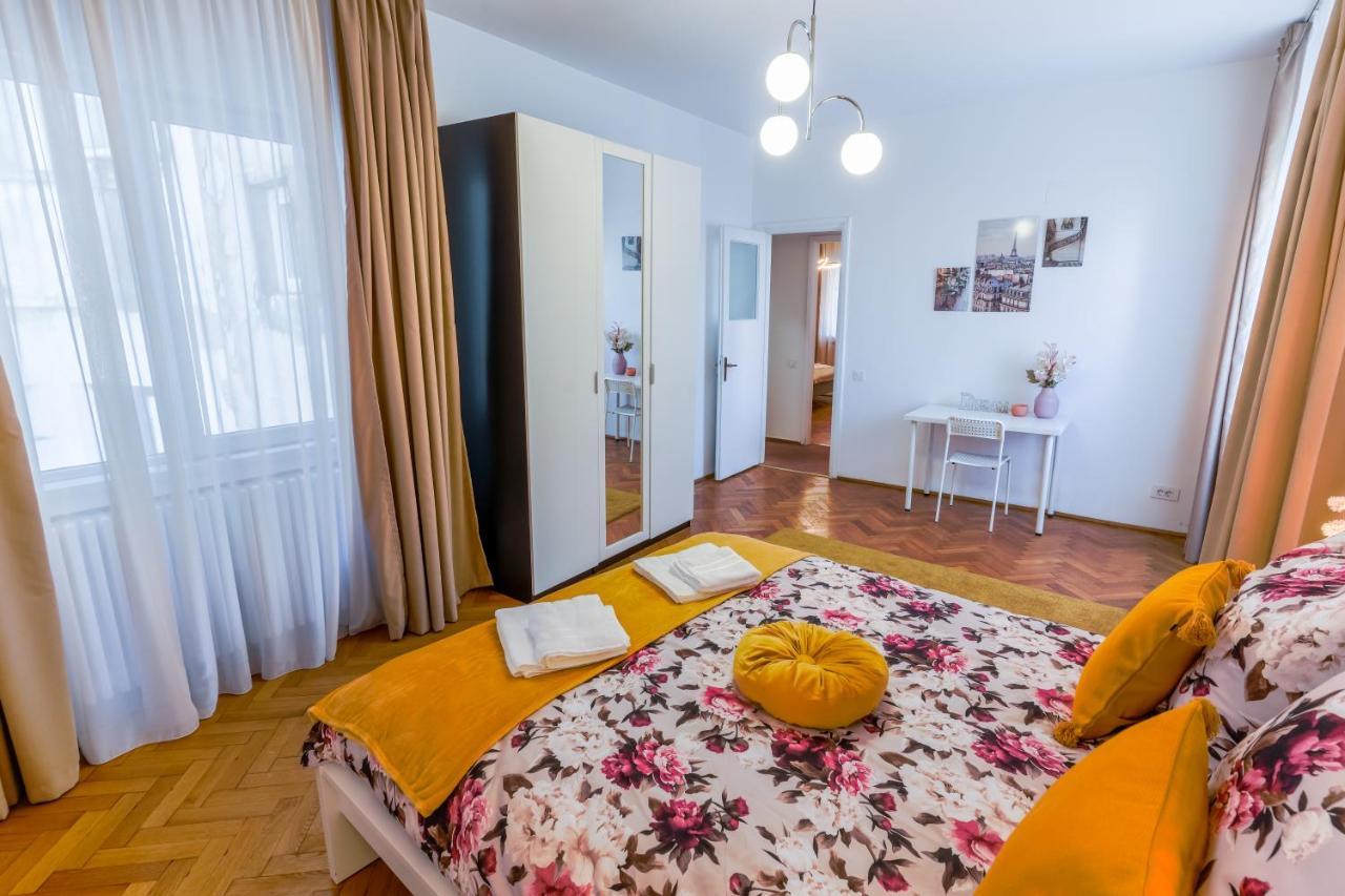 Ultracentral Golden Gatehouse 3 Bdrm Букурещ Екстериор снимка