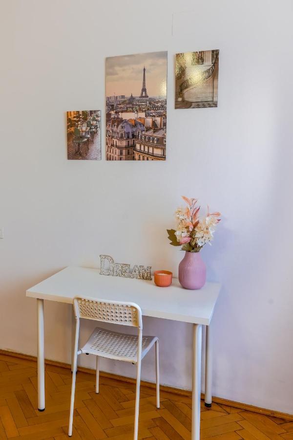 Ultracentral Golden Gatehouse 3 Bdrm Букурещ Екстериор снимка
