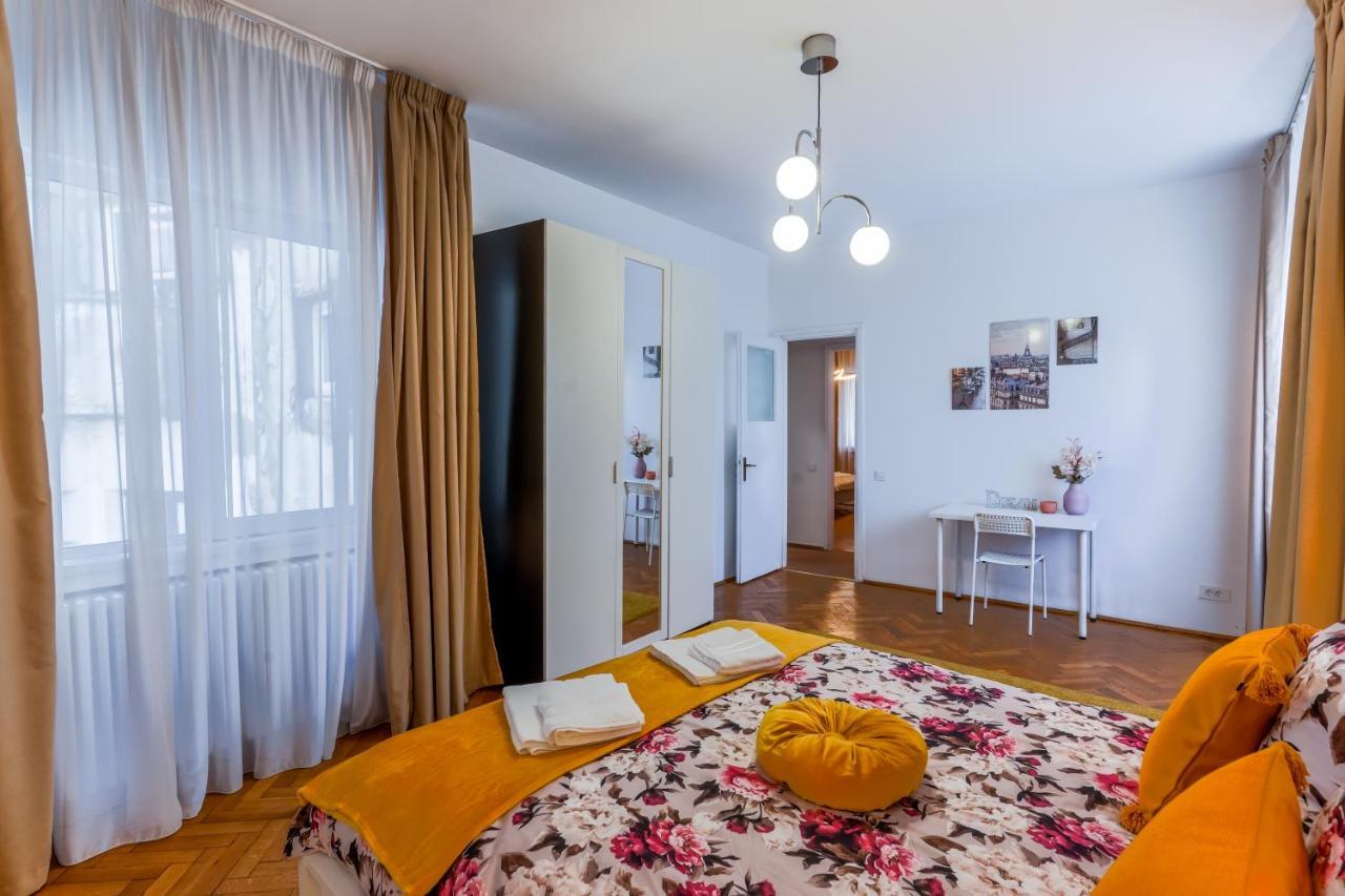 Ultracentral Golden Gatehouse 3 Bdrm Букурещ Екстериор снимка