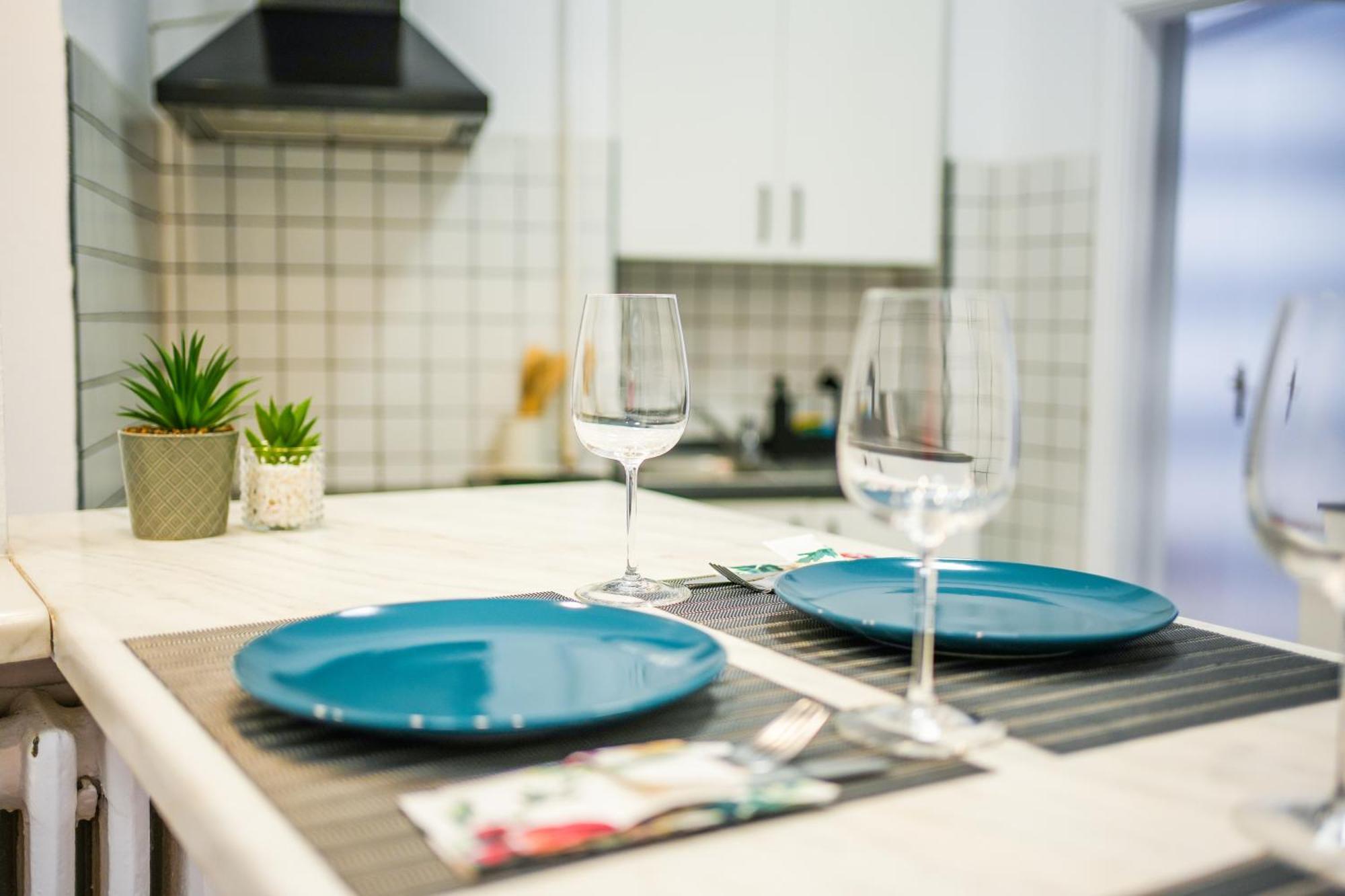 Ultracentral Golden Gatehouse 3 Bdrm Букурещ Екстериор снимка