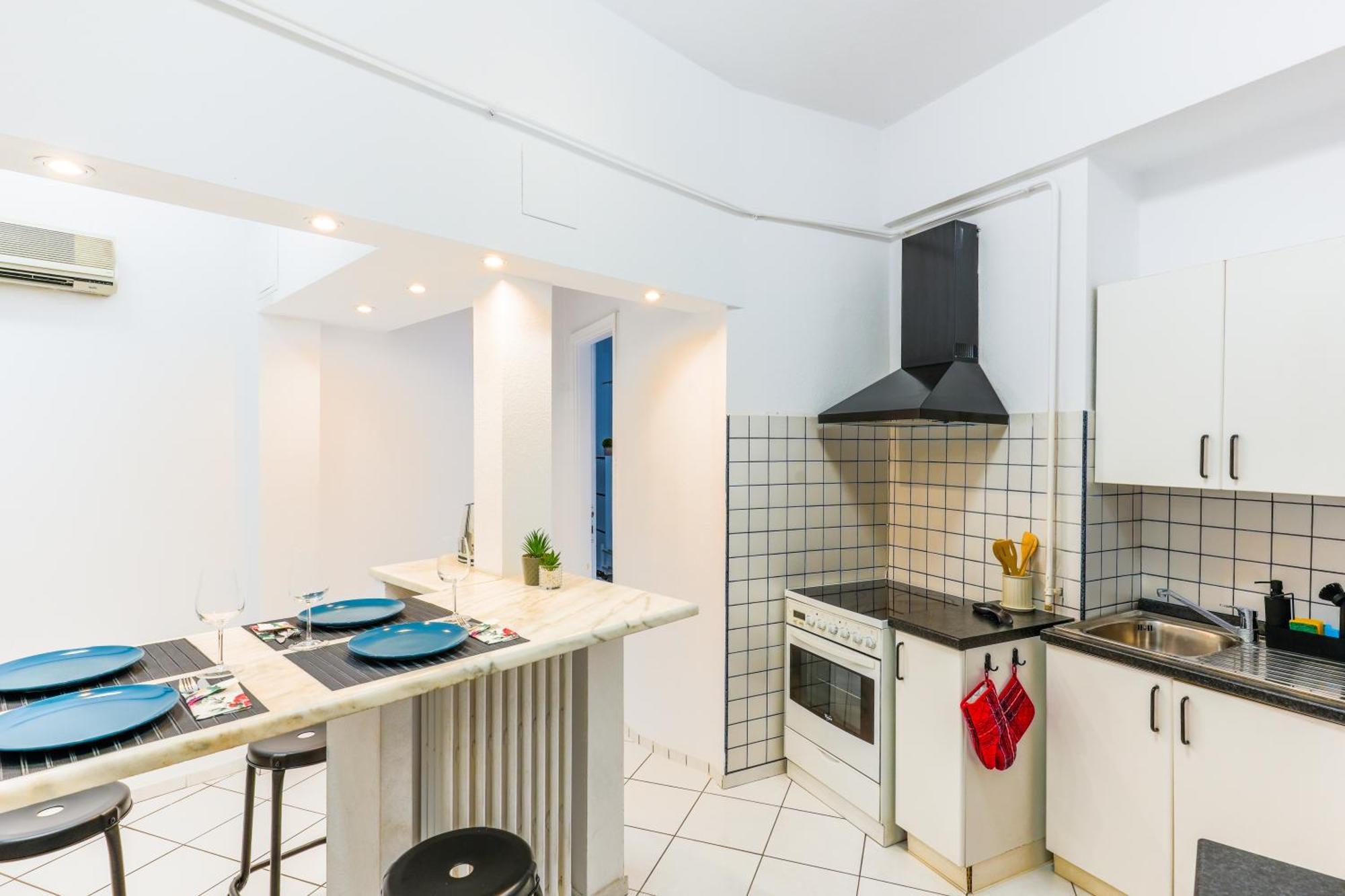 Ultracentral Golden Gatehouse 3 Bdrm Букурещ Екстериор снимка