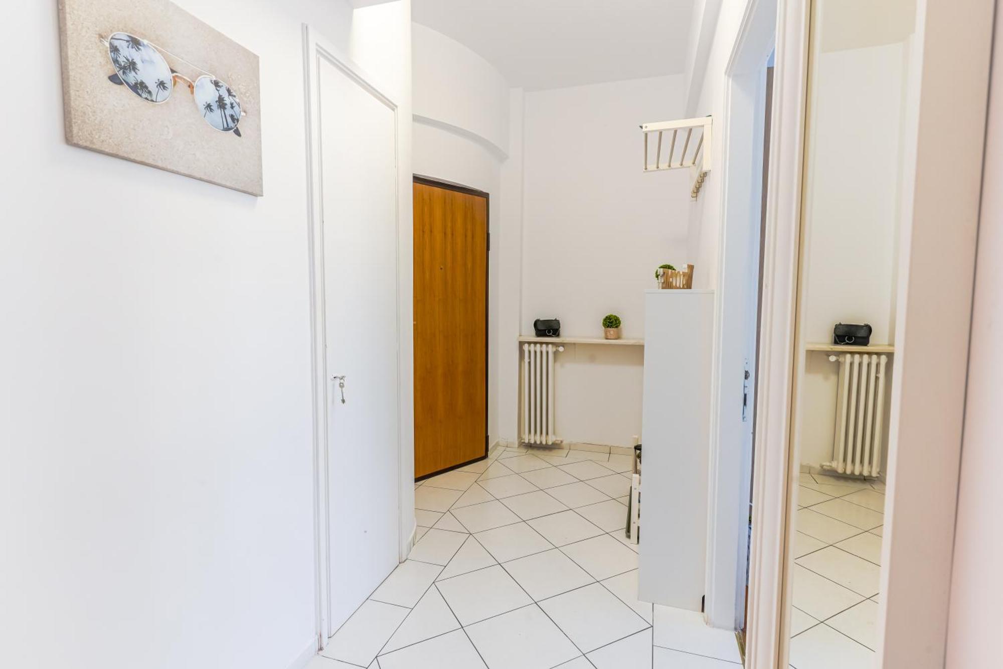 Ultracentral Golden Gatehouse 3 Bdrm Букурещ Екстериор снимка